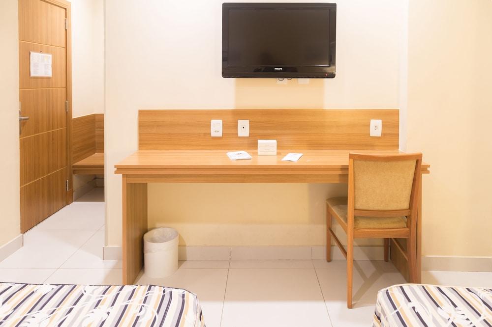 Hotel Atlantico Business Centro Ρίο ντε Τζανέιρο Εξωτερικό φωτογραφία A desk in a hotel room