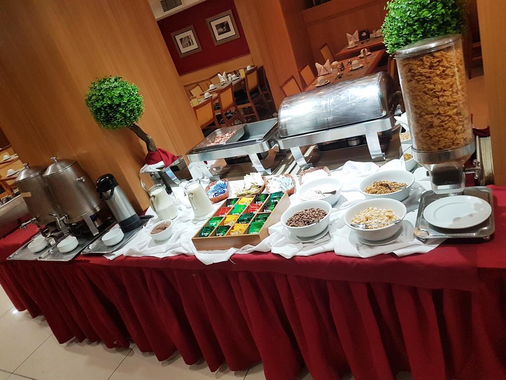 Hotel Atlantico Business Centro Ρίο ντε Τζανέιρο Εξωτερικό φωτογραφία Breakfast buffet in a hotel