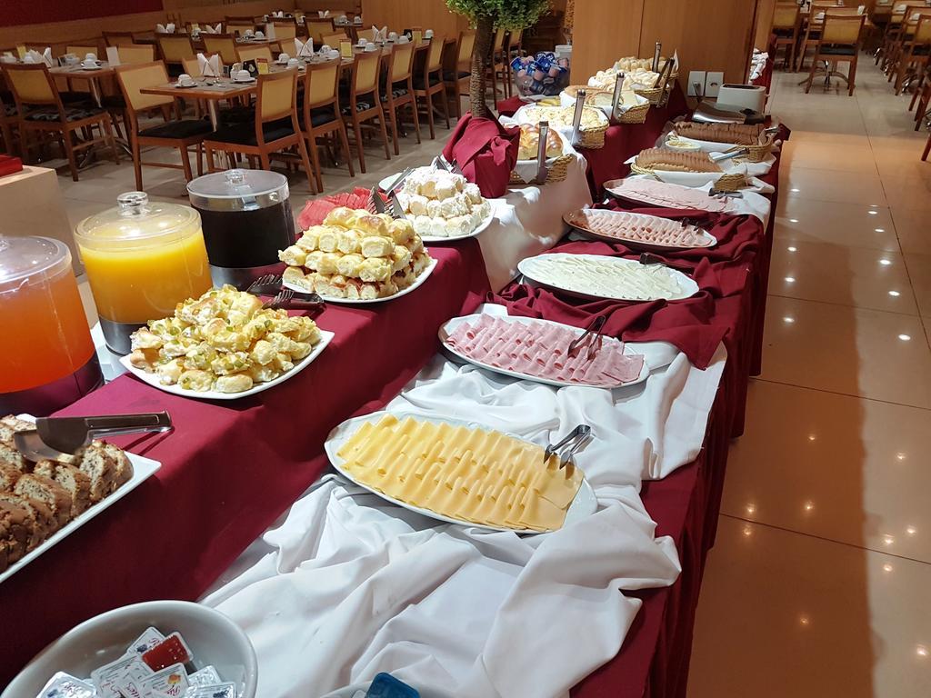 Hotel Atlantico Business Centro Ρίο ντε Τζανέιρο Εξωτερικό φωτογραφία Breakfast buffet at a hotel in Belgrade