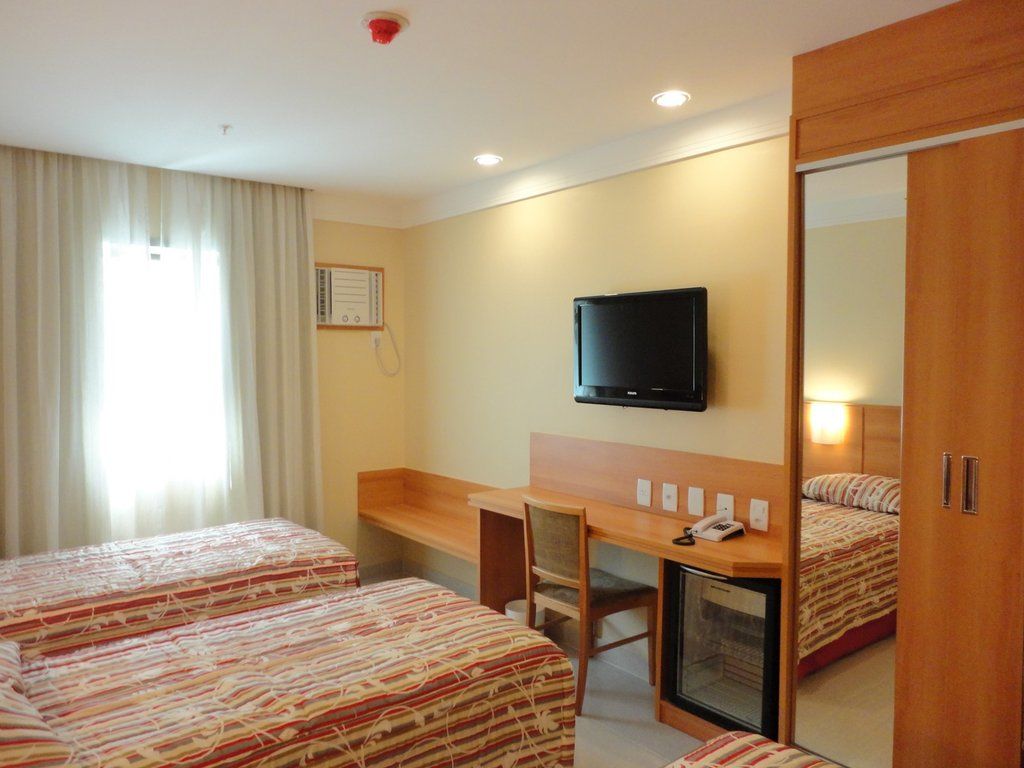 Hotel Atlantico Business Centro Ρίο ντε Τζανέιρο Εξωτερικό φωτογραφία A room at a hotel in Fortaleza, Brazil.